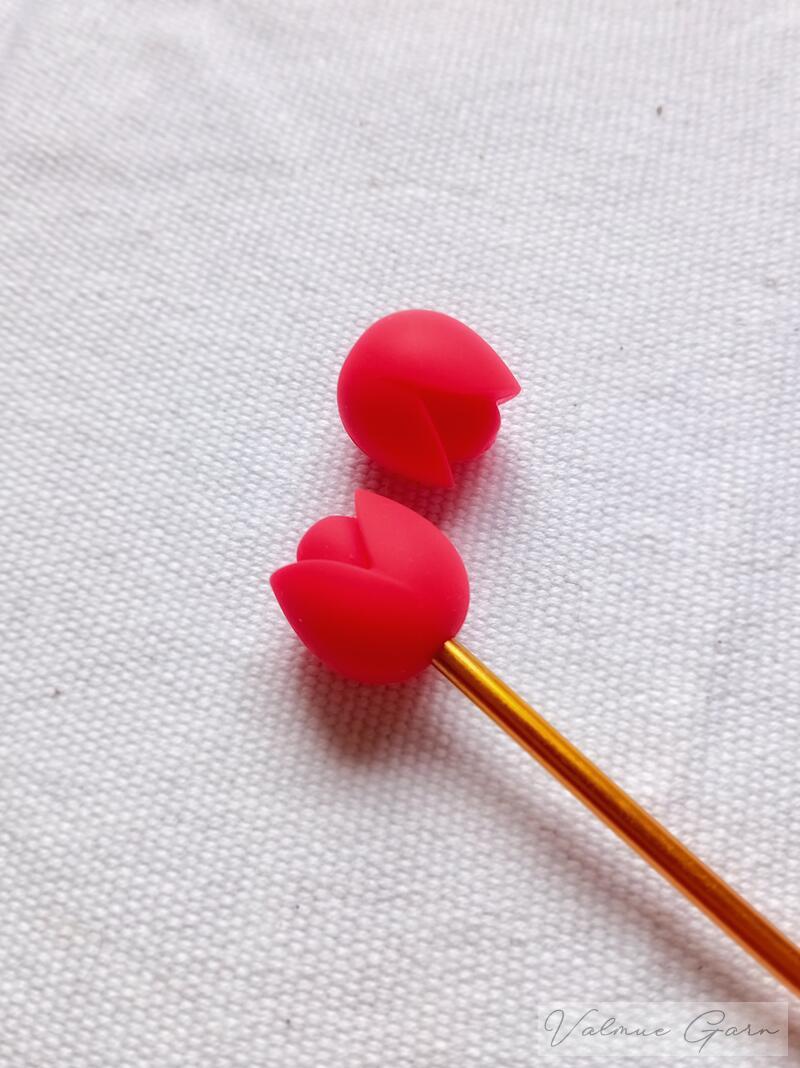 Koncovky na jehlice - tulipánky červené 
