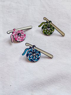 Pin háčkování modré 