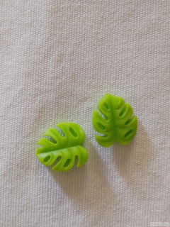 Koncovky na jehlice - monstera marně zelená
